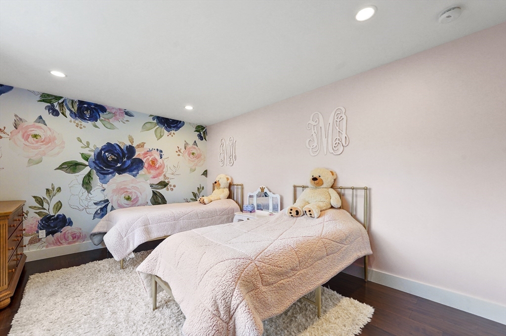 18 John Adams Dr