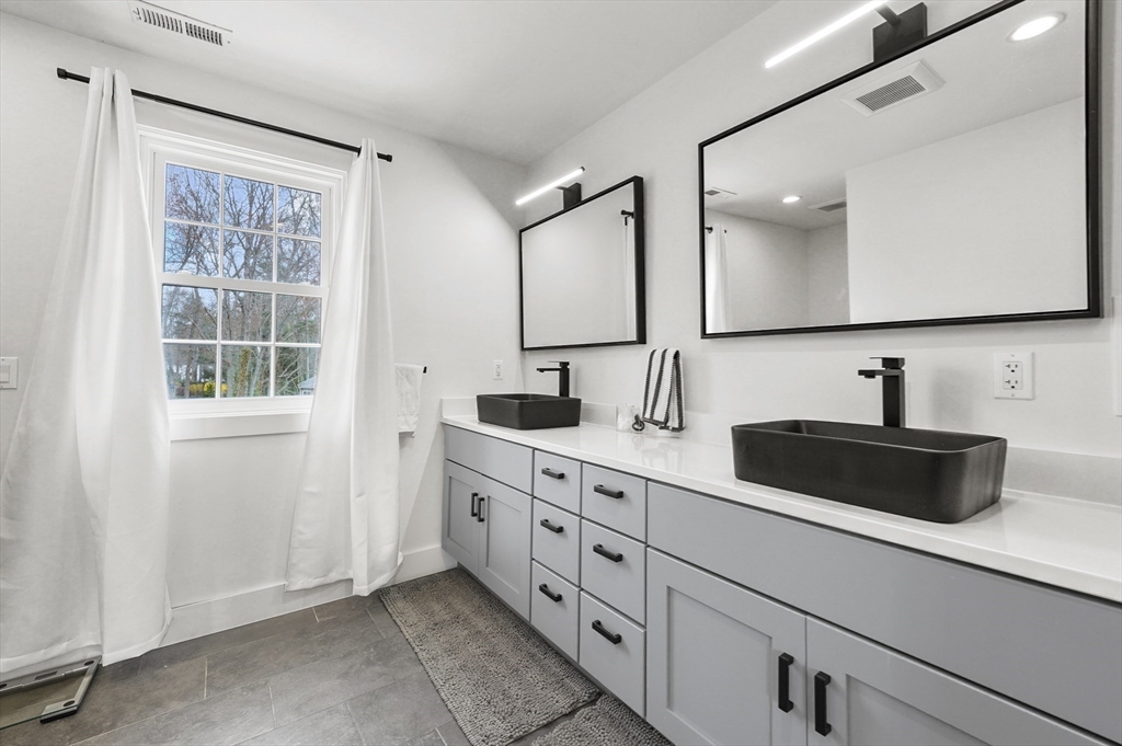 18 John Adams Dr