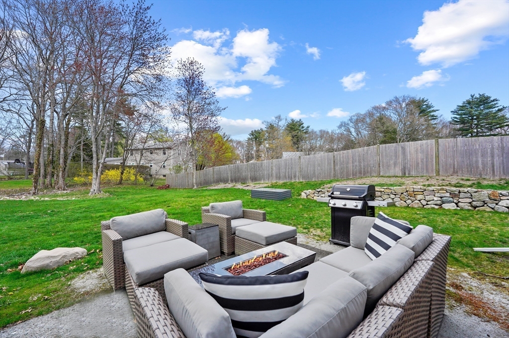 18 John Adams Dr