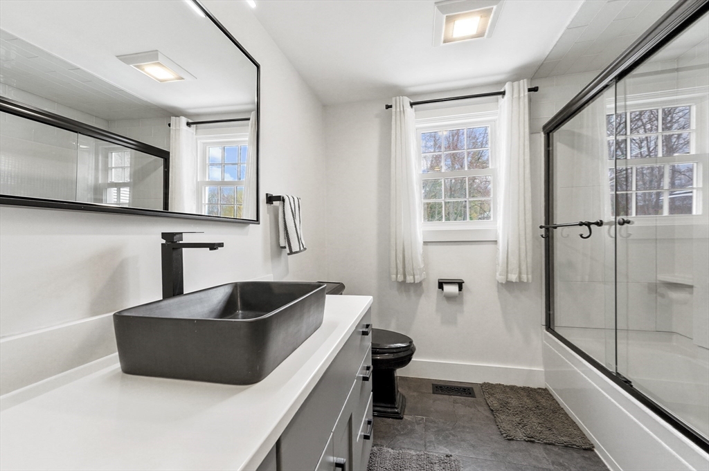18 John Adams Dr