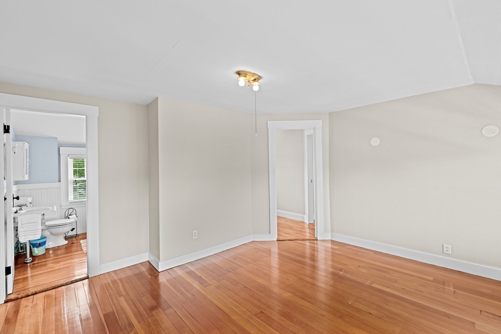 14 Maypole Rd, Quincy