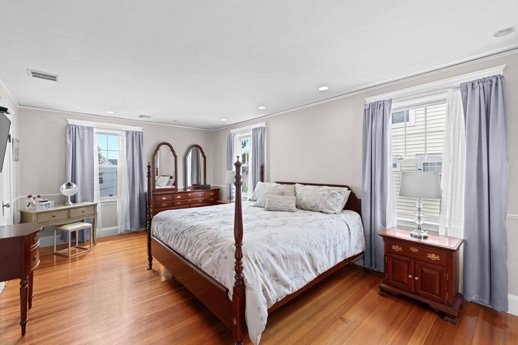 14 Maypole Rd, Quincy