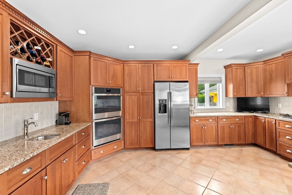 14 Maypole Rd, Quincy