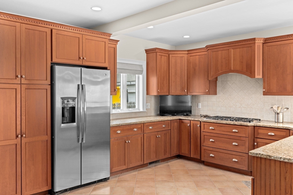 14 Maypole Rd, Quincy