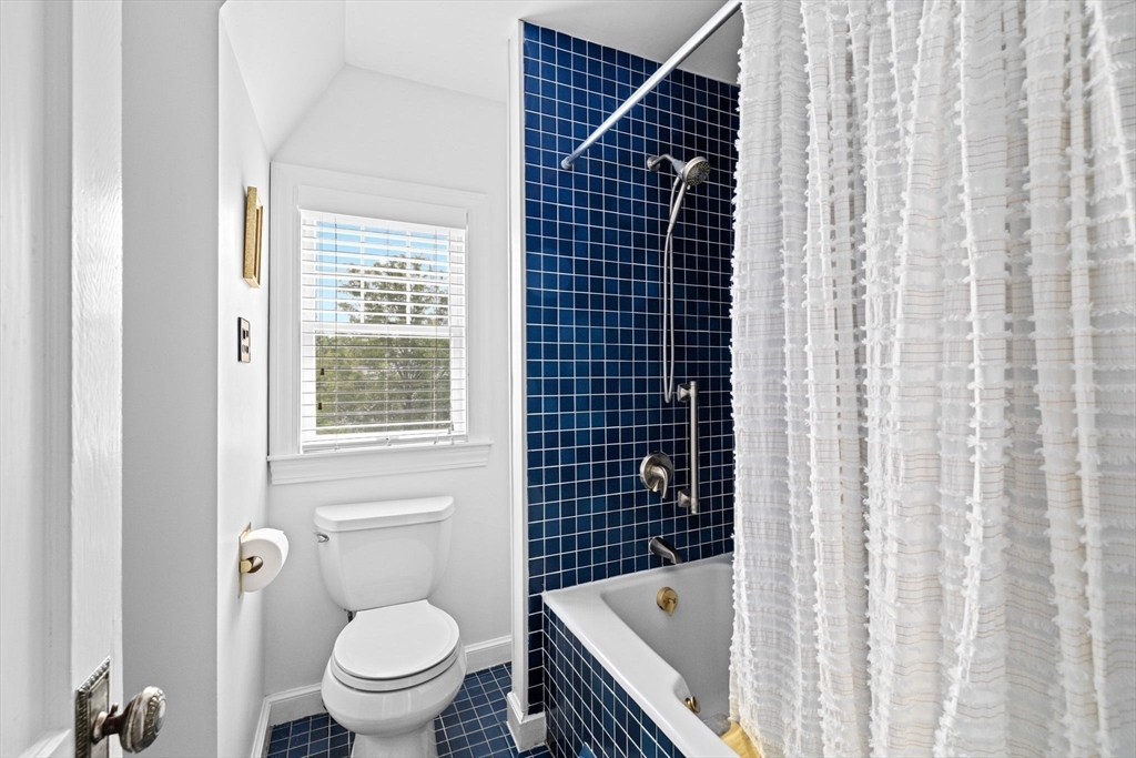 14 Maypole Rd, Quincy