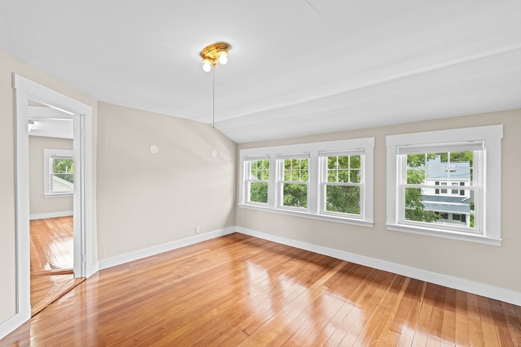 14 Maypole Rd, Quincy