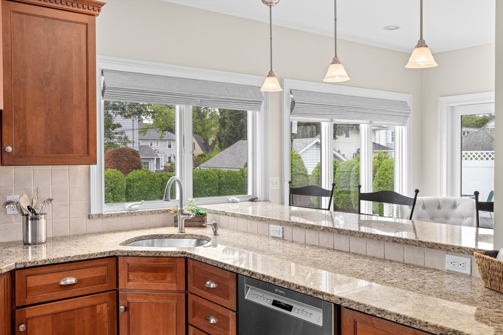 14 Maypole Rd, Quincy