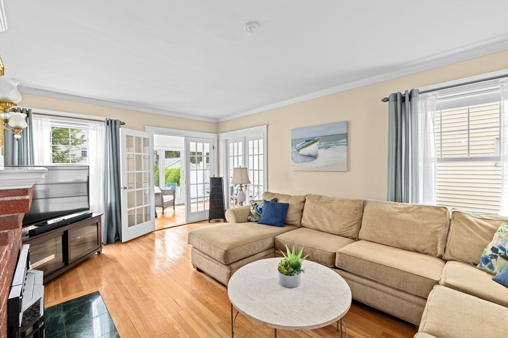 14 Maypole Rd, Quincy