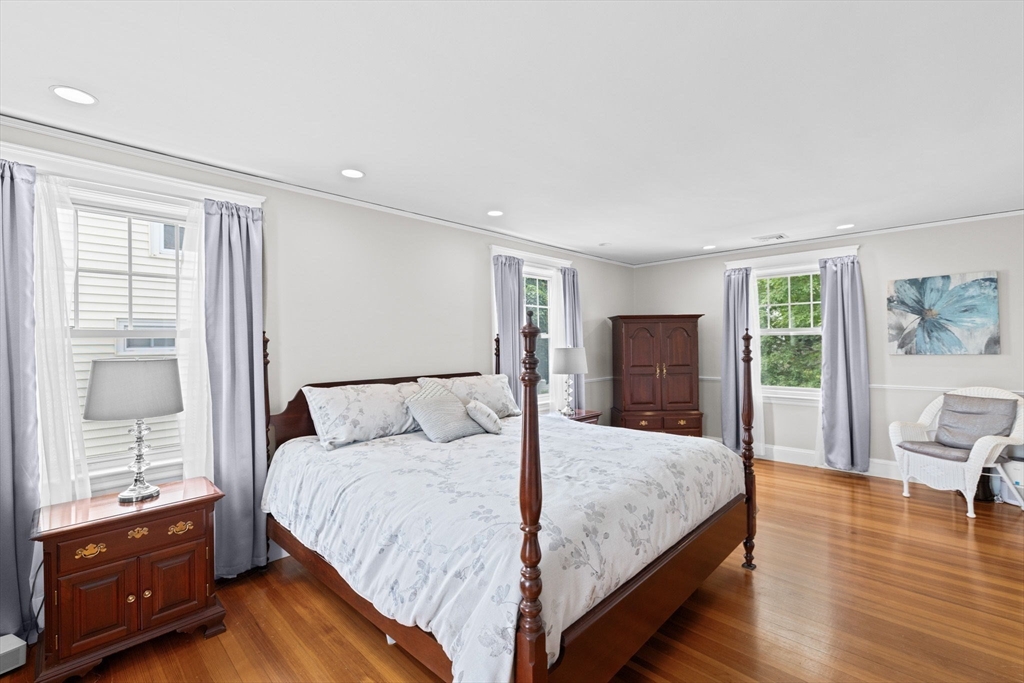 14 Maypole Rd, Quincy