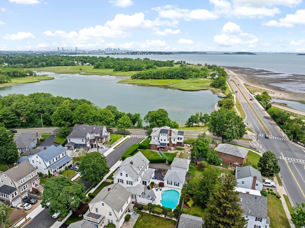 14 Maypole Rd, Quincy