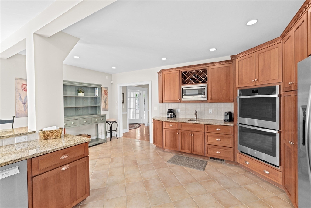 14 Maypole Rd, Quincy