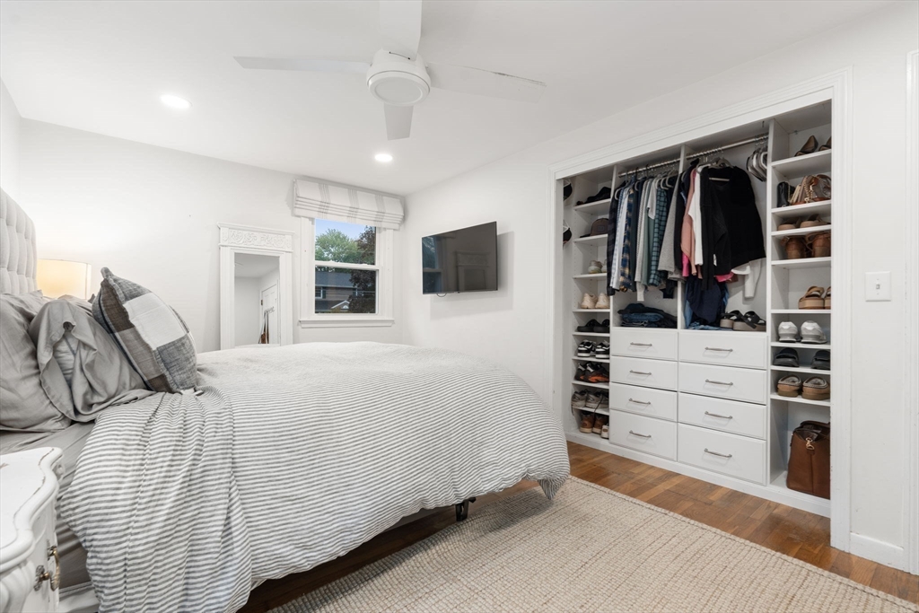 23 Loganberry Dr