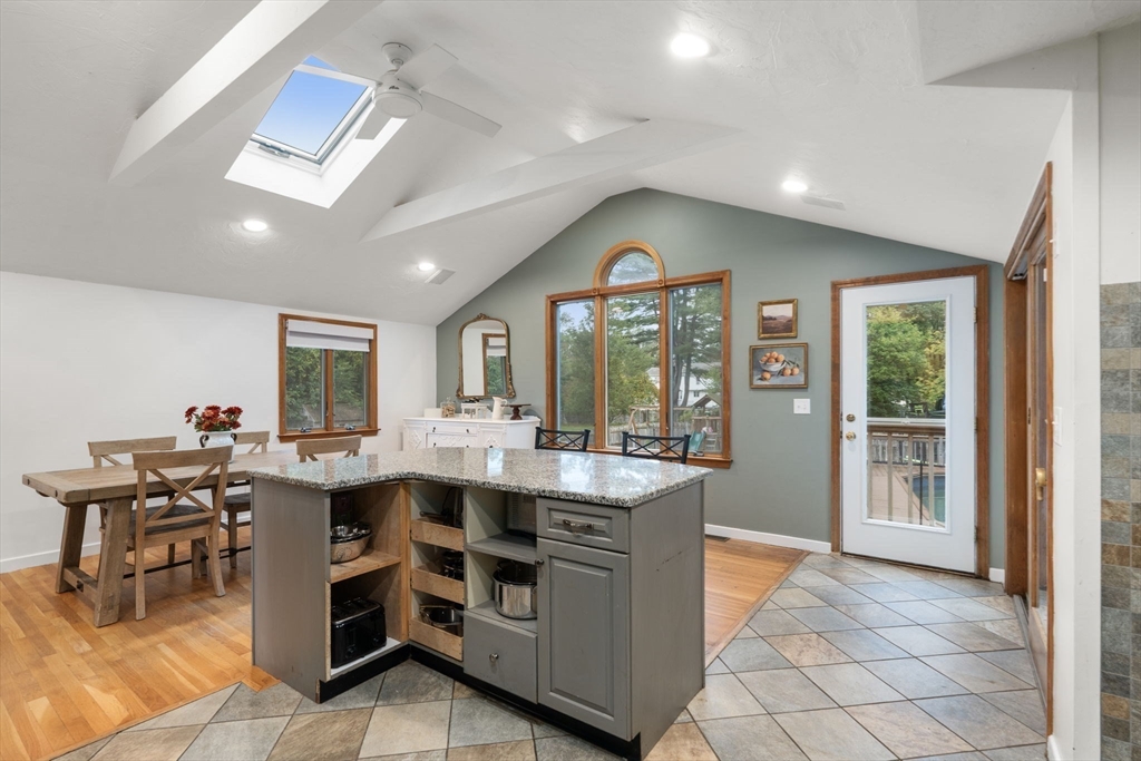23 Loganberry Dr
