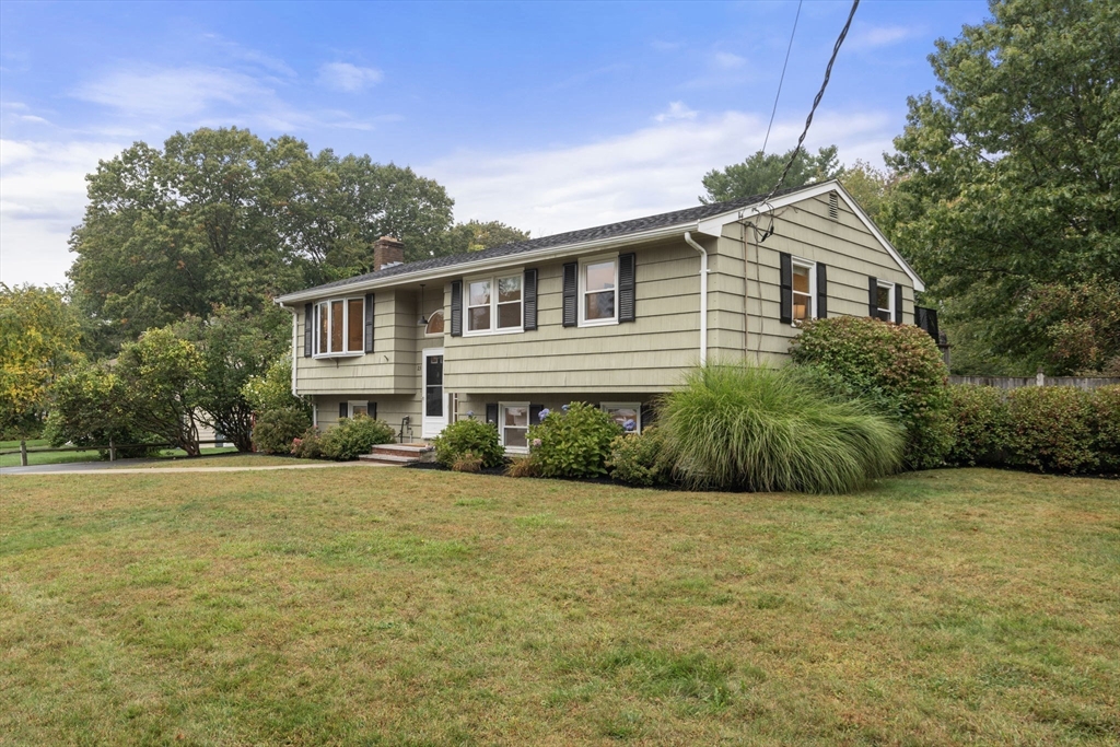 23 Loganberry Dr
