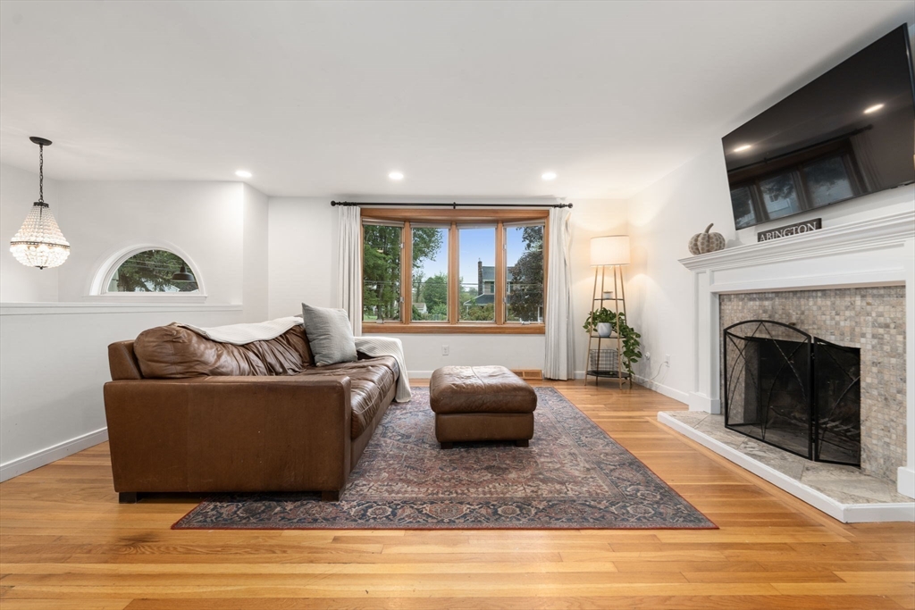 23 Loganberry Dr