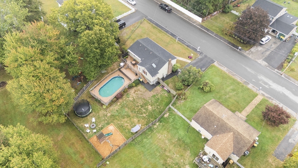 23 Loganberry Dr