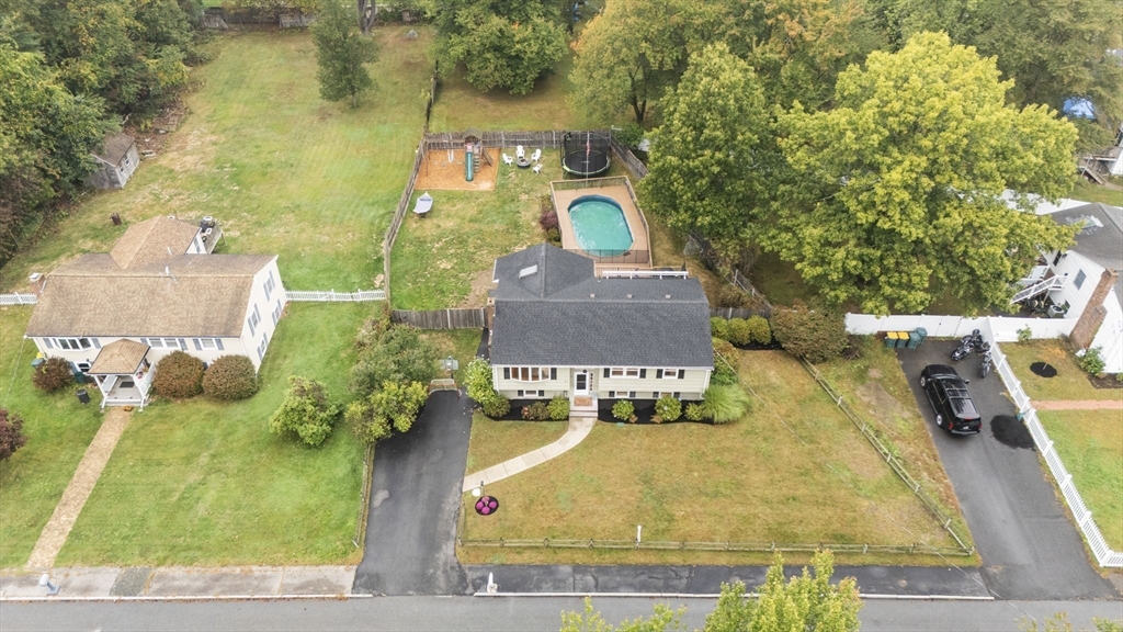 23 Loganberry Dr