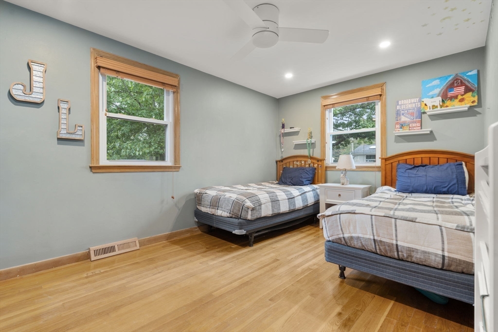 23 Loganberry Dr