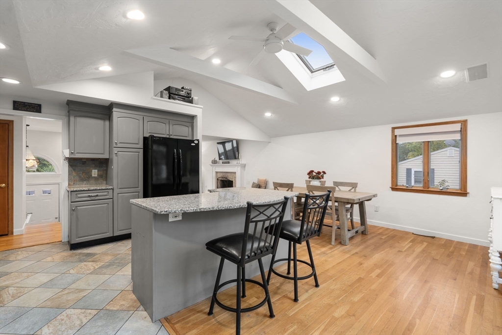 23 Loganberry Dr
