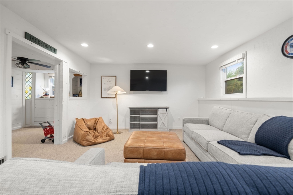 23 Loganberry Dr