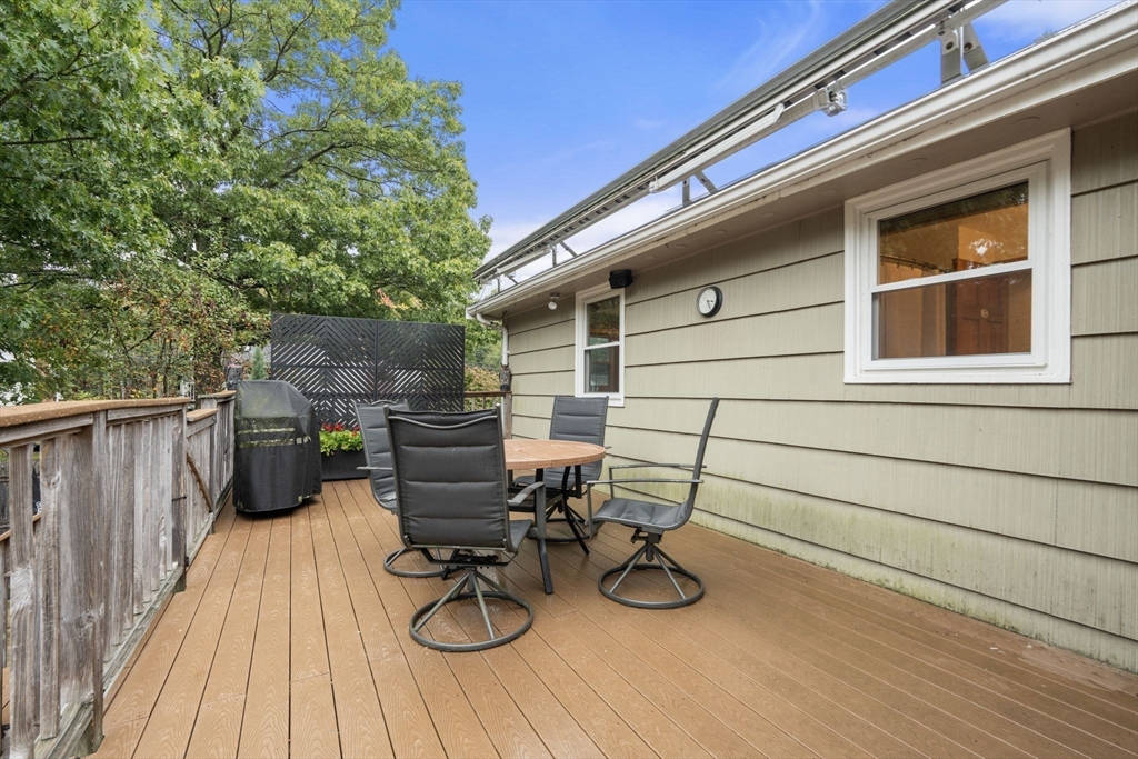 23 Loganberry Dr