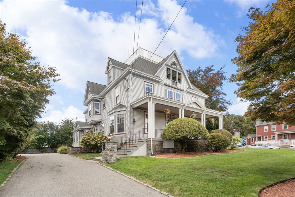 129 Grand View Ave