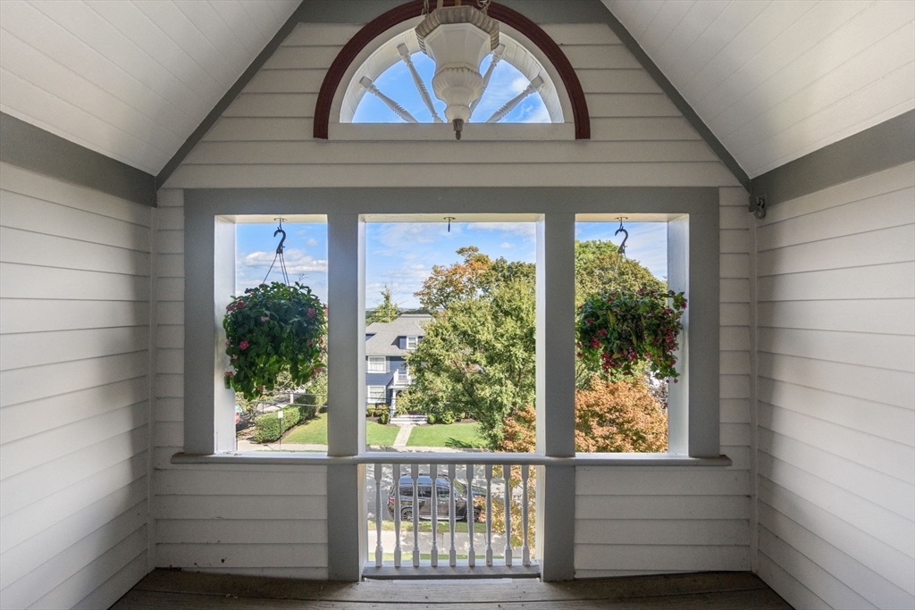 129 Grand View Ave