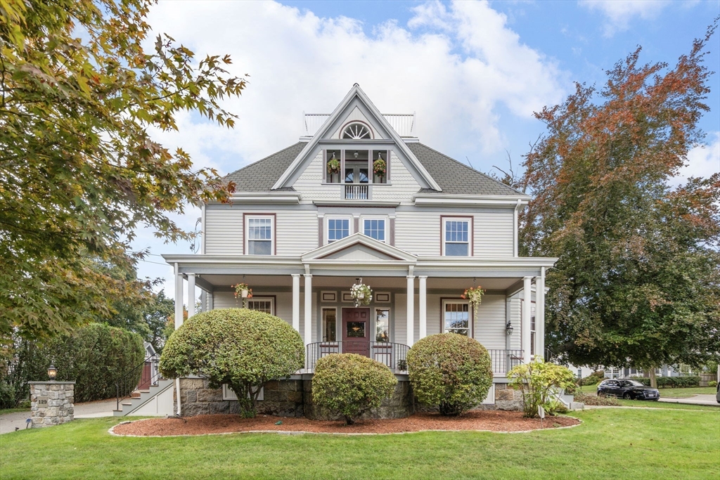 129 Grand View Ave