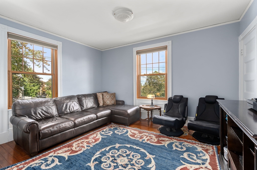 129 Grand View Ave