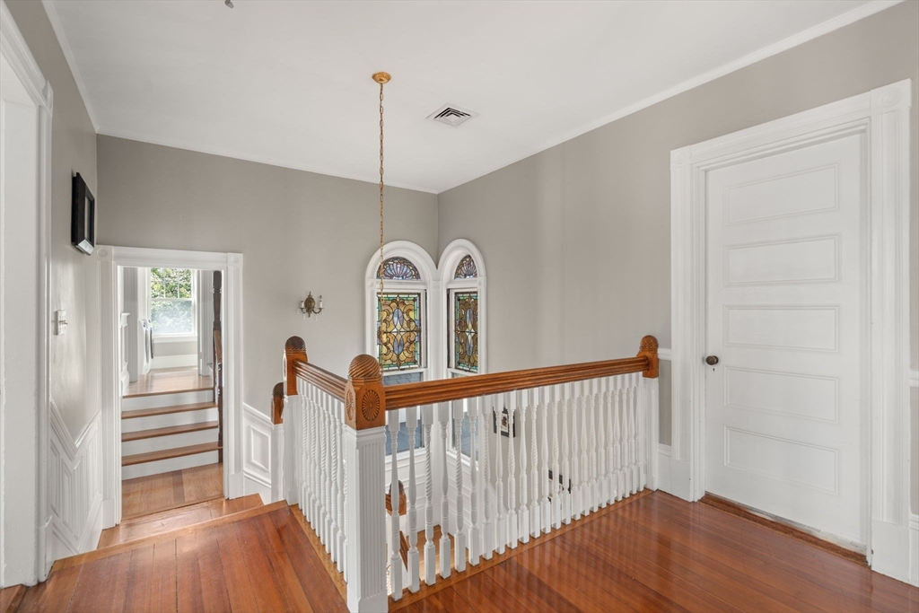 129 Grand View Ave