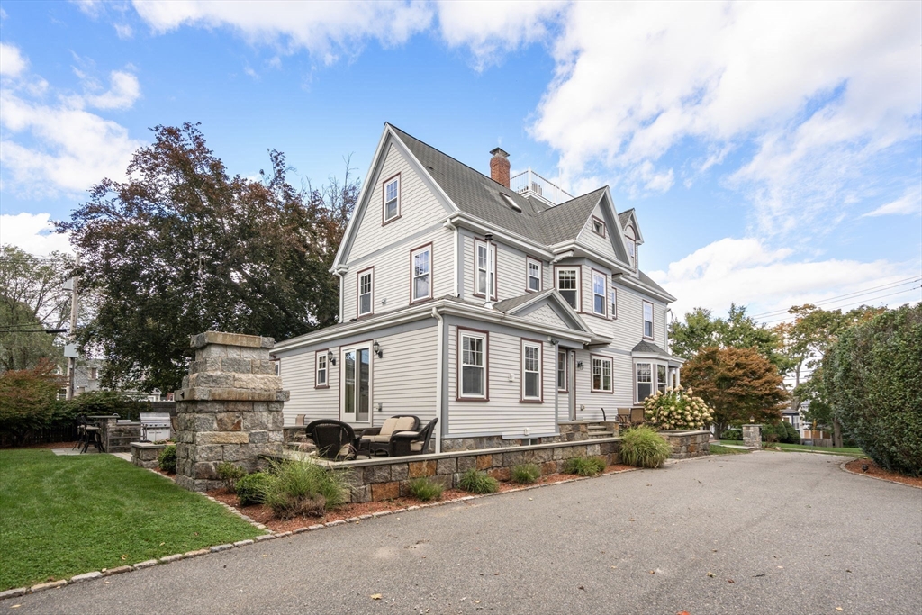 129 Grand View Ave