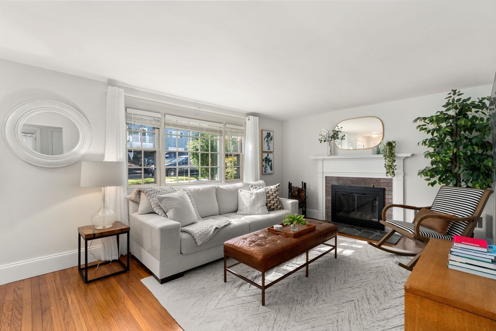 121 Hillside Ave