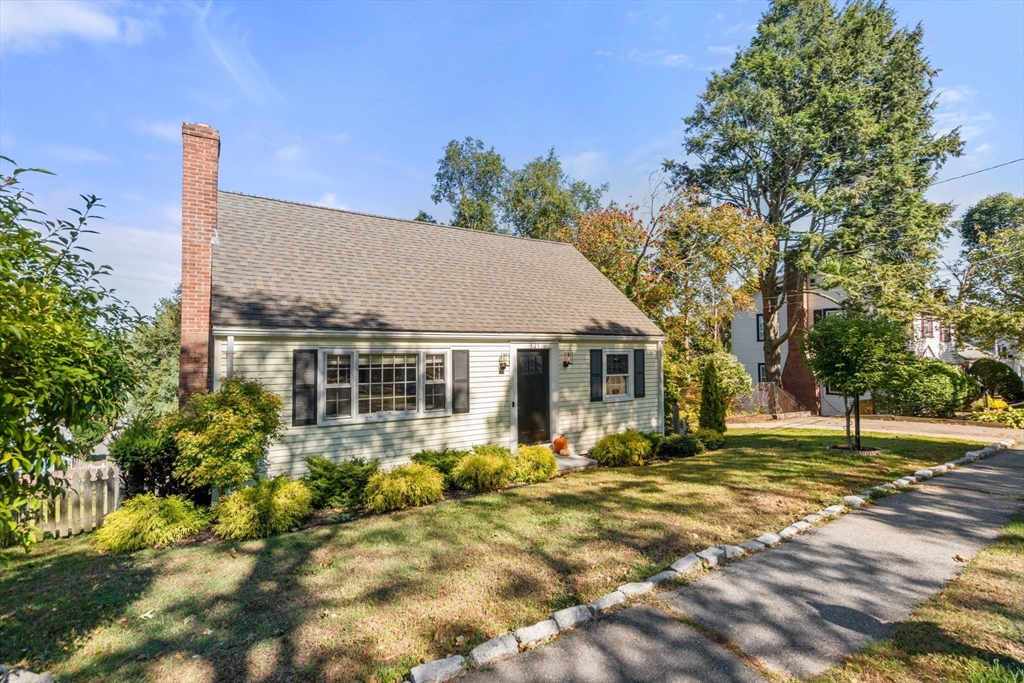 121 Hillside Ave