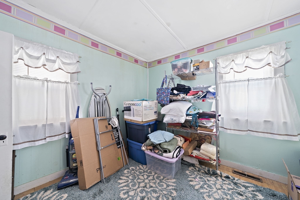 116 Greenvale Ave