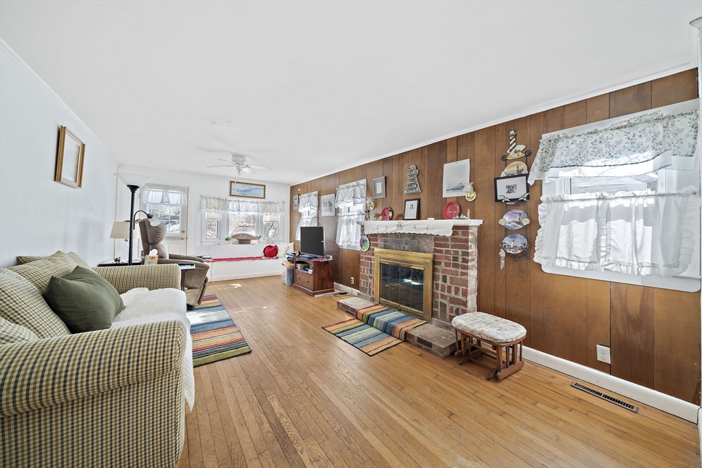 116 Greenvale Ave