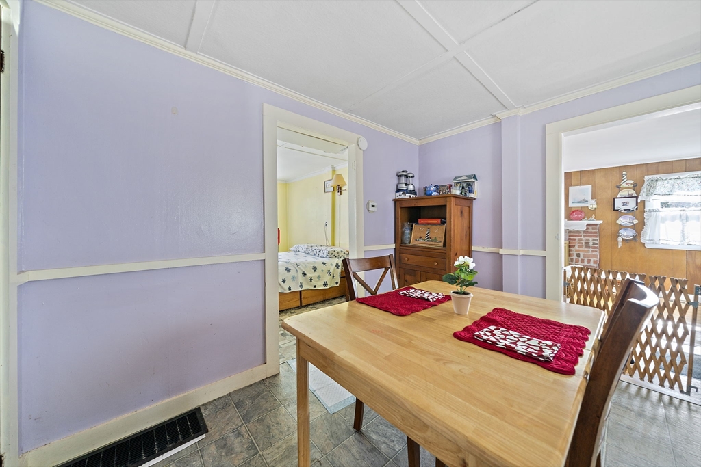 116 Greenvale Ave
