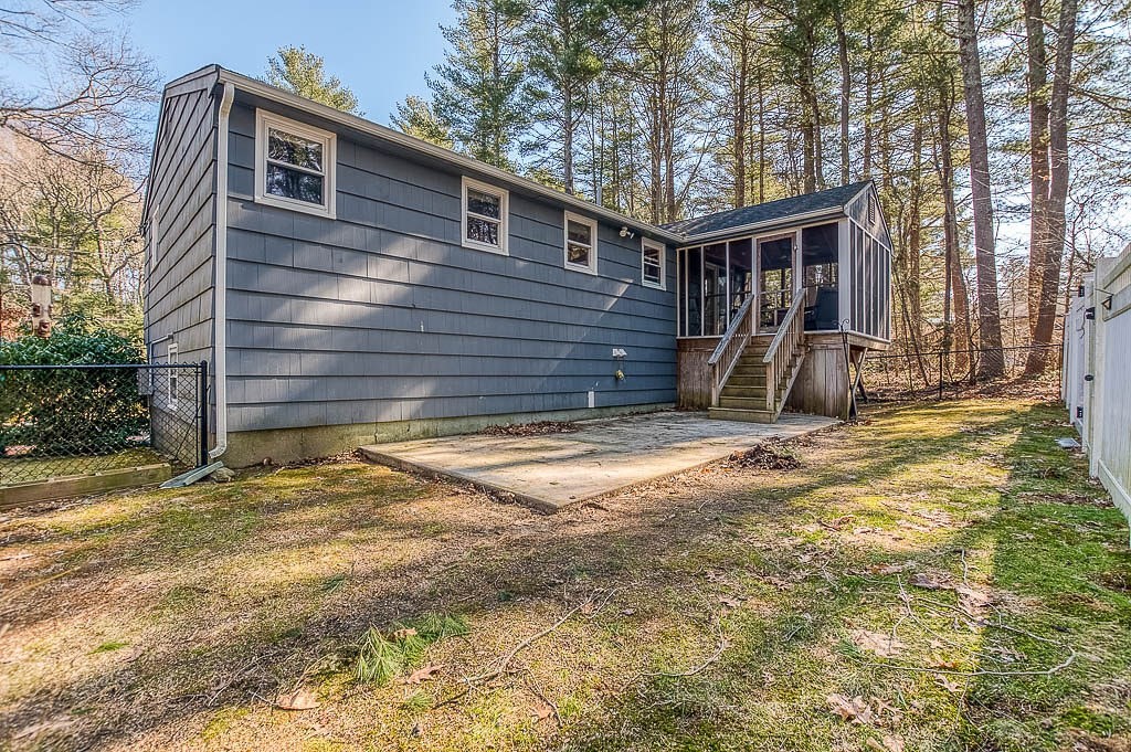 74 Anna Dr