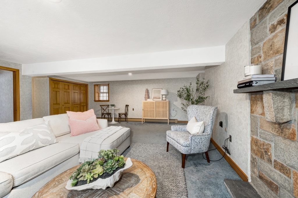 74 Ryder Rd
