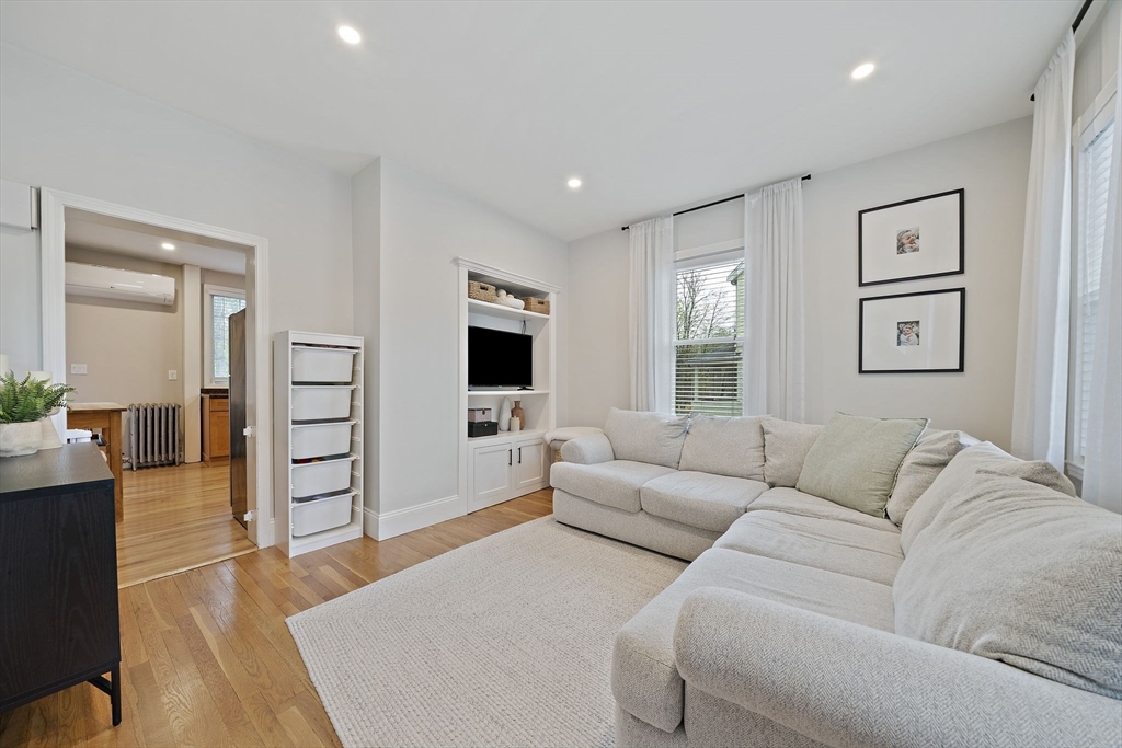 14 Hall Place # 2