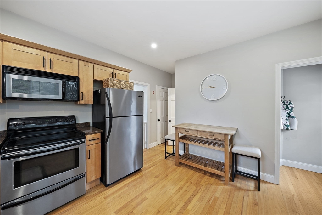 14 Hall Place # 2