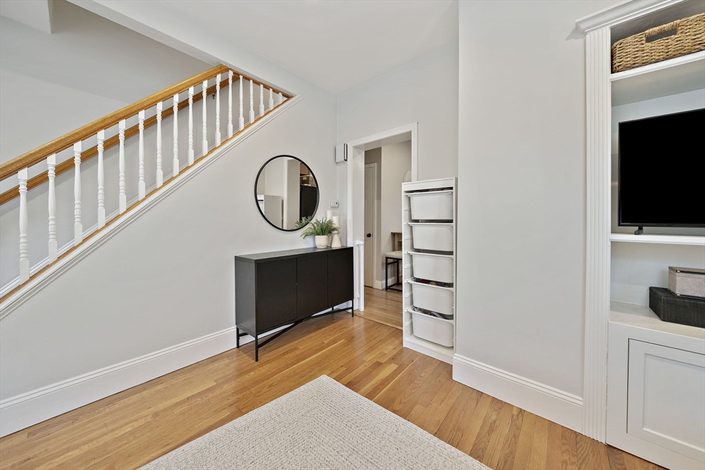 14 Hall Place # 2