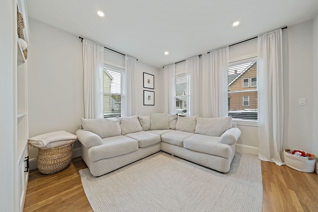 14 Hall Place # 2