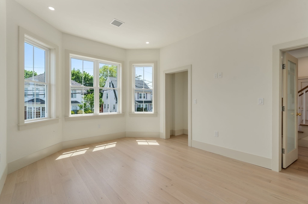 33 Fendale Ave