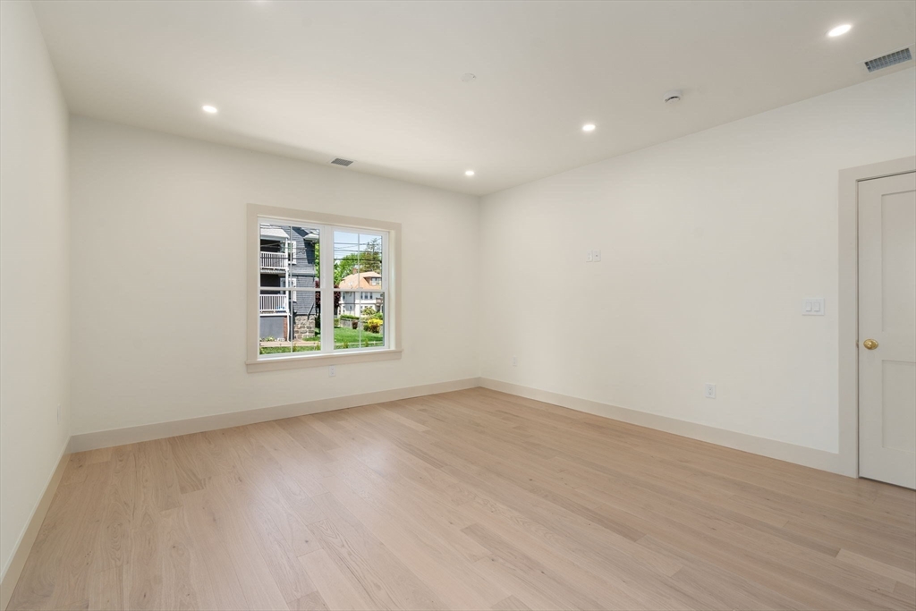 33 Fendale Ave