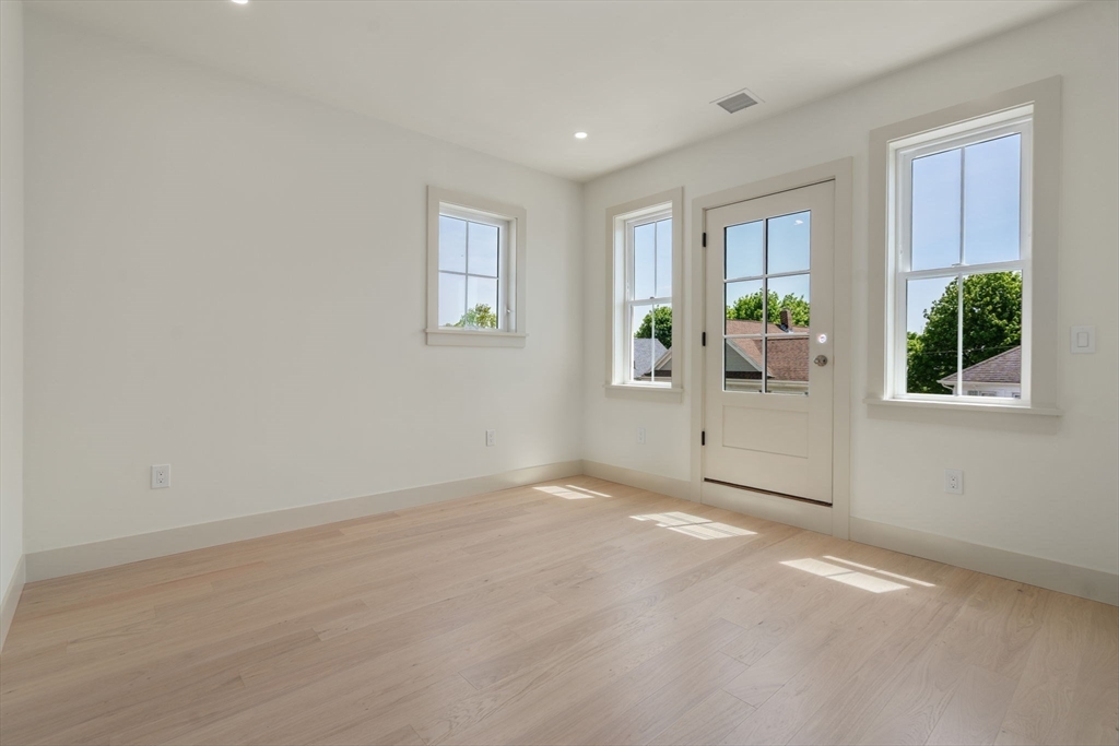 33 Fendale Ave