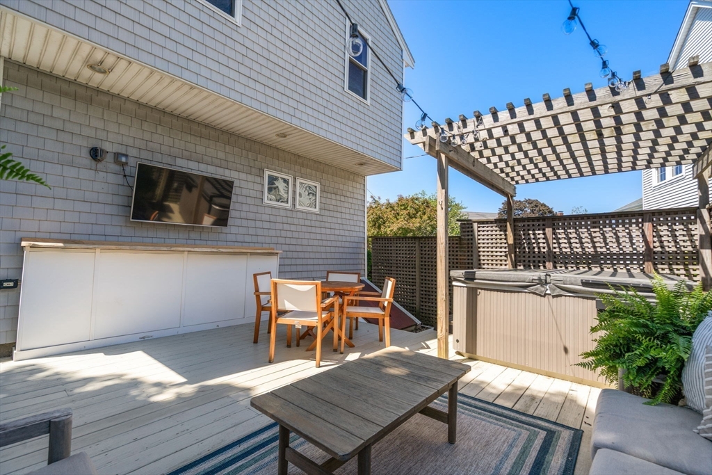 58 Bay View Ave