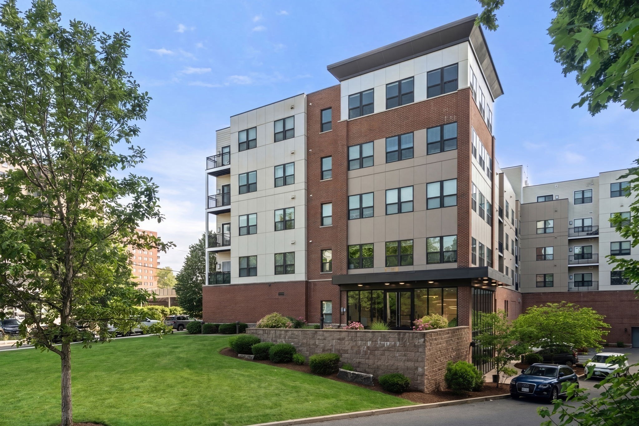 999 Hancock St # 313