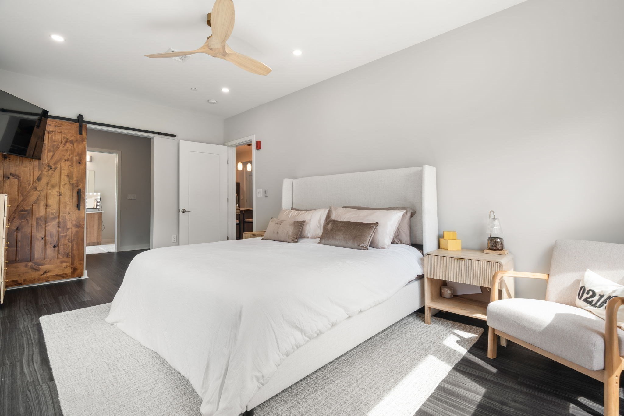 999 Hancock St # 313
