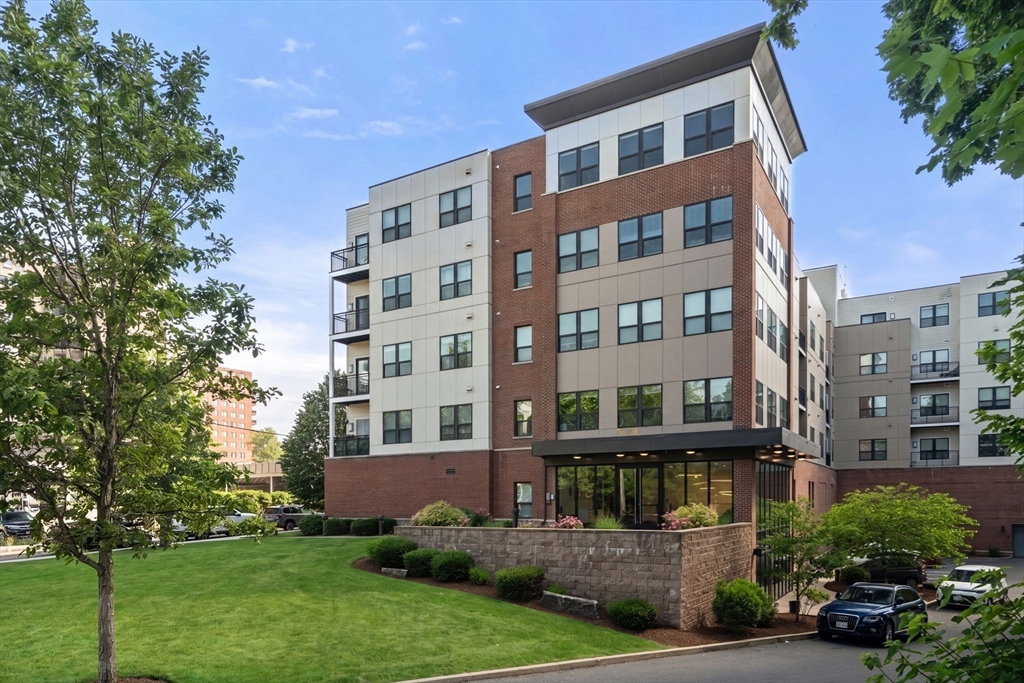 999 Hancock St # 313