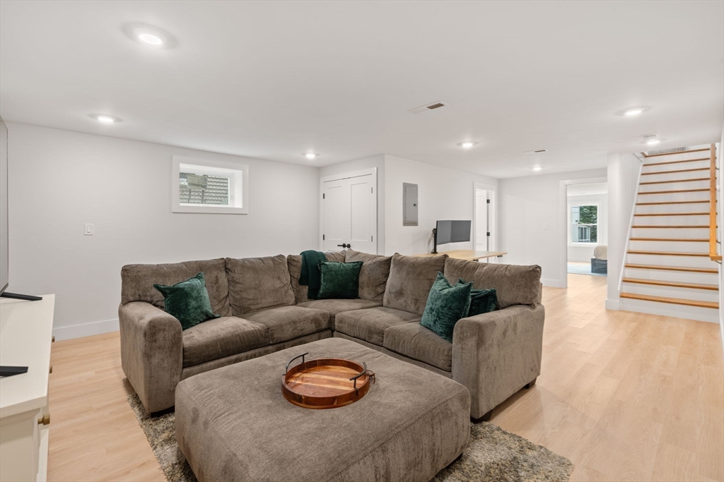 20 Ufford St # 1
